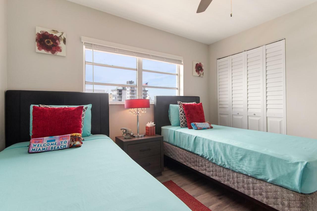 2 Bedroom 2 Bath With Patio On 11Th Collins Ave 마이애미 비치 외부 사진