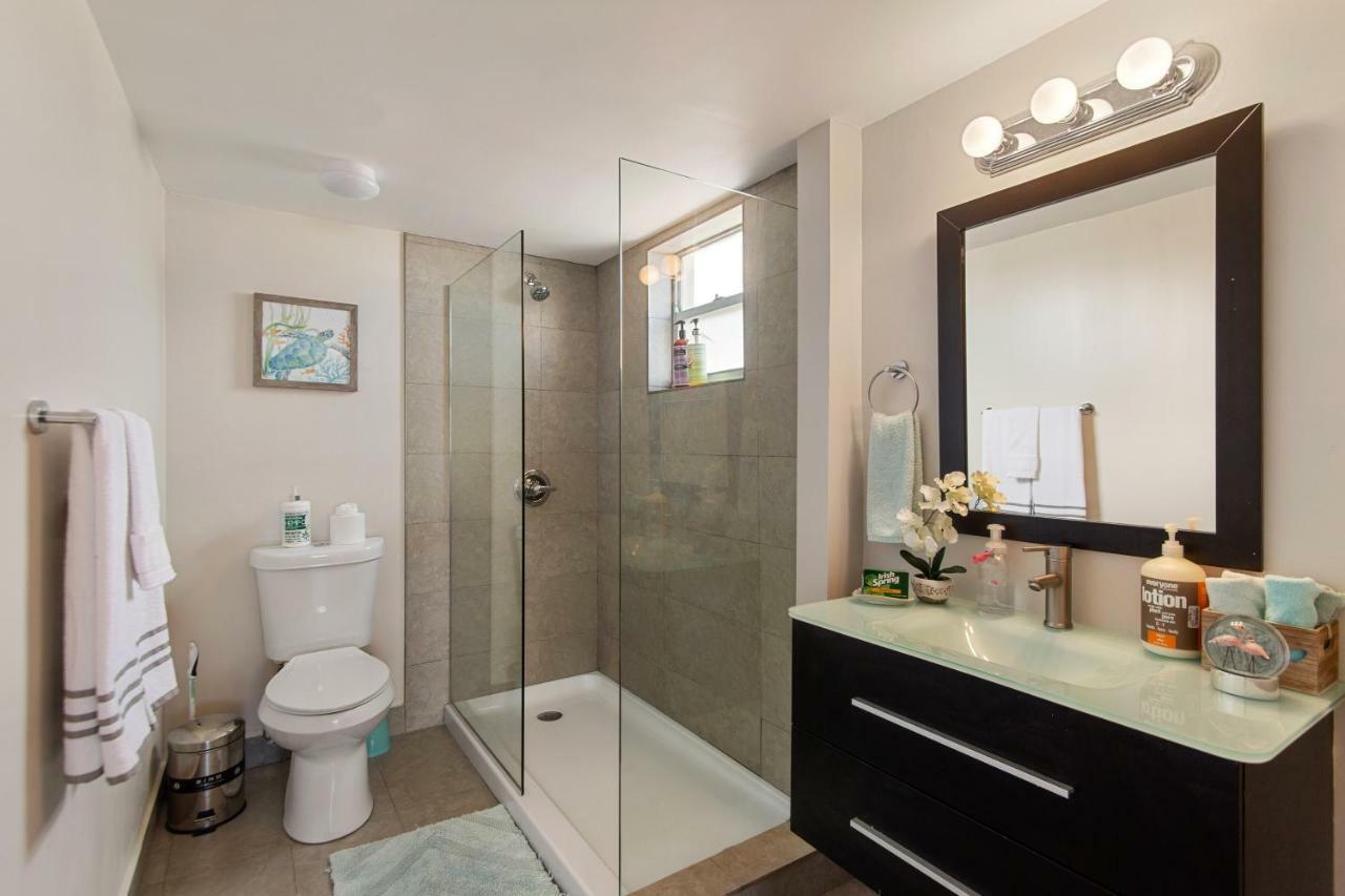2 Bedroom 2 Bath With Patio On 11Th Collins Ave 마이애미 비치 외부 사진