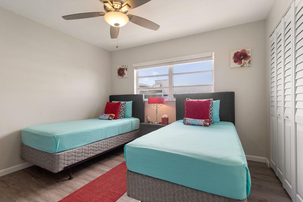 2 Bedroom 2 Bath With Patio On 11Th Collins Ave 마이애미 비치 외부 사진