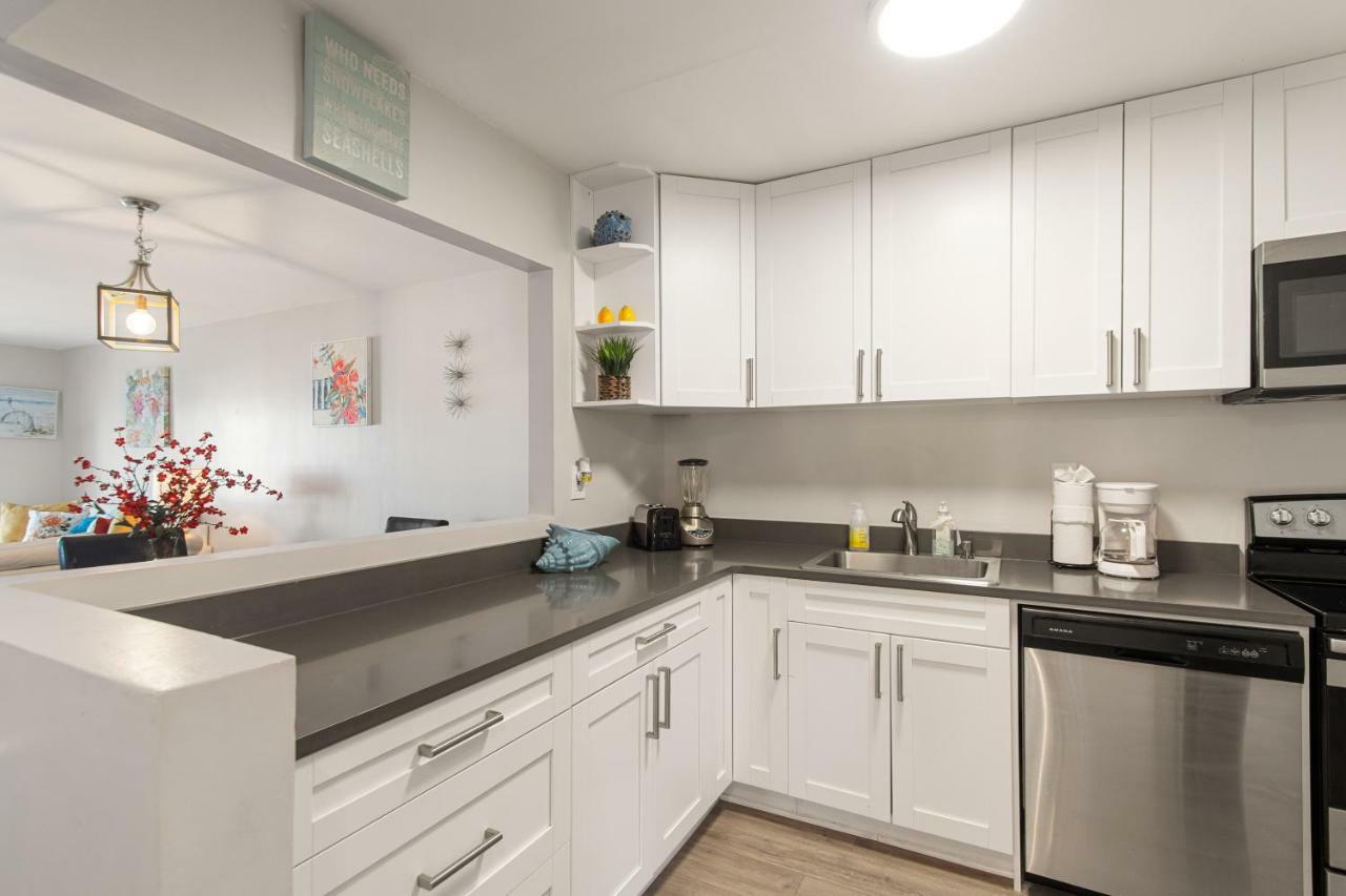 2 Bedroom 2 Bath With Patio On 11Th Collins Ave 마이애미 비치 외부 사진