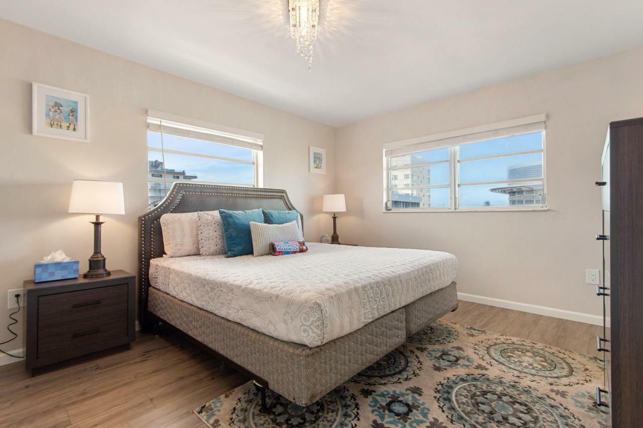 2 Bedroom 2 Bath With Patio On 11Th Collins Ave 마이애미 비치 외부 사진