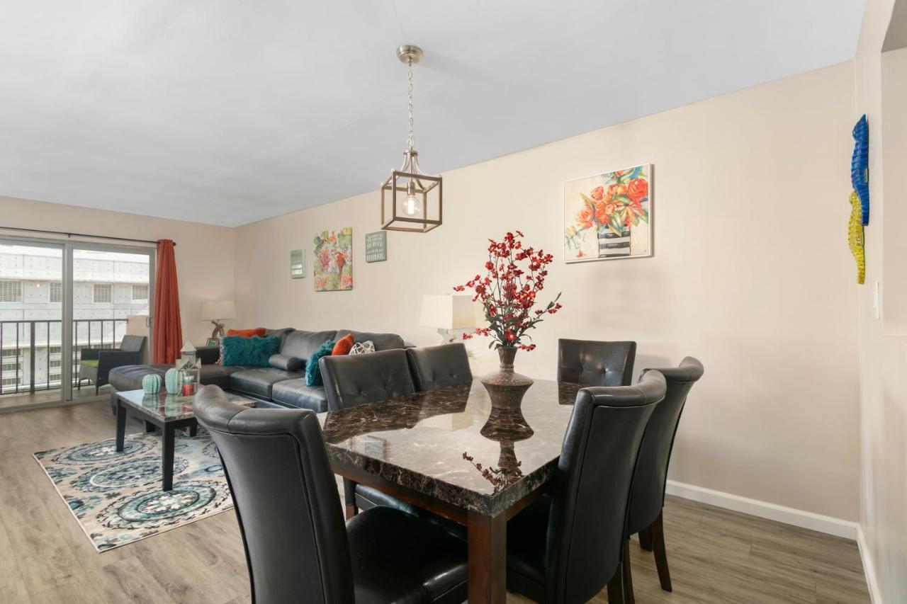 2 Bedroom 2 Bath With Patio On 11Th Collins Ave 마이애미 비치 외부 사진